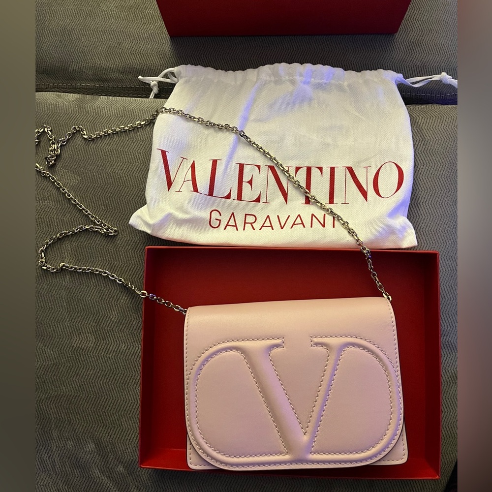 Valentino Garavani pink purse (brand new)